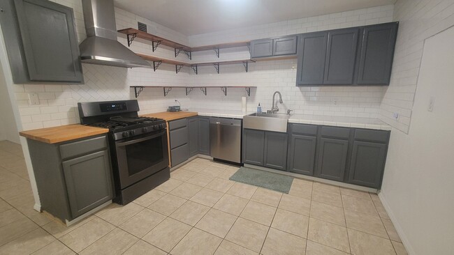 Building Photo - 1012 Jacober Ave