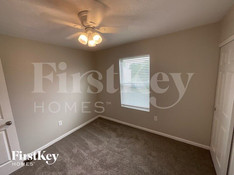Building Photo - 1624 Rosemore Ln