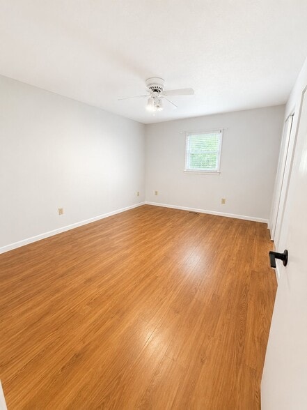 Building Photo - 111 Watzel Ln