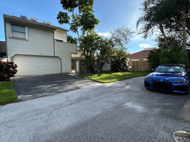 Building Photo - 13383 Bedford Mews Ct
