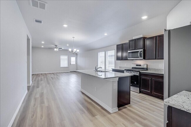 Building Photo - 1634 Comfy Wy