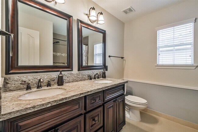 Building Photo - 7718 Shavano Ln