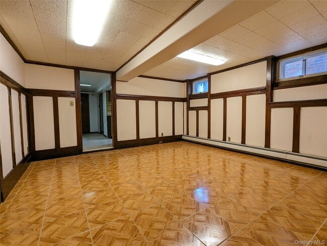 Building Photo - 68-28 Alderton St