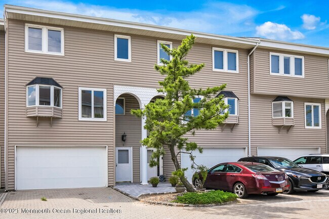 Building Photo - 1332 Ocean Ave