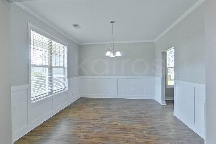 Building Photo - 215 Orchard Ln
