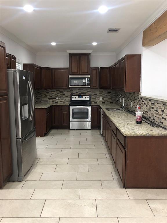 Building Photo - 3020 Great Valley Dr