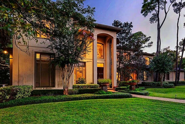 Building Photo - 11101 S Country Squire