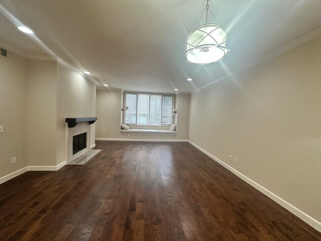 Building Photo - Large 1 Bedroom 1 Bath for rent at Villa Europa in UTC area