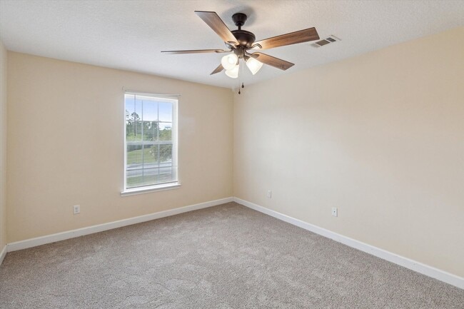Building Photo - AVAILABLE JUNE [PETS PERMITTED]