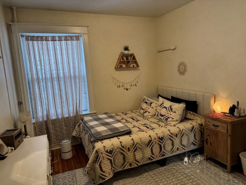 Building Photo - 1248 Pennsylvania St