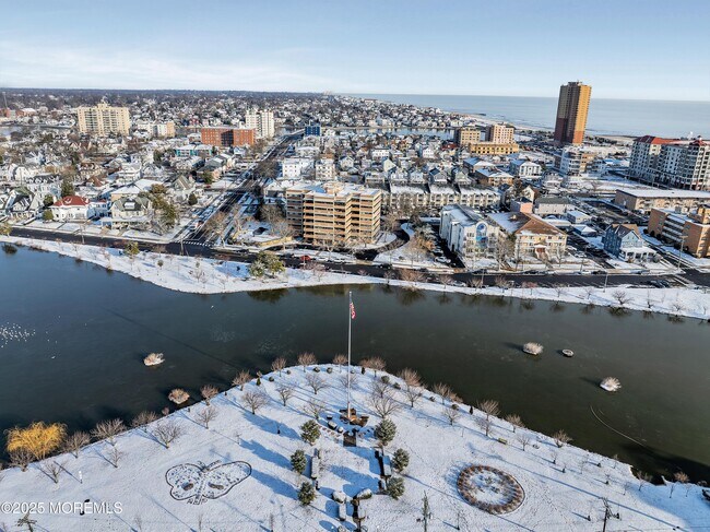 Building Photo - 321 Sunset Ave