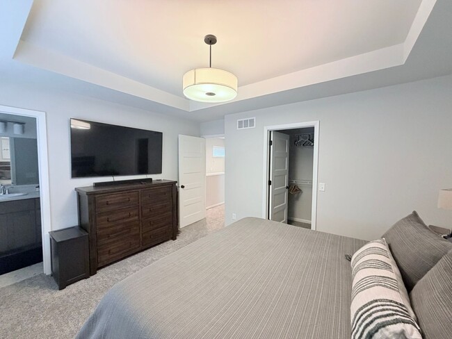 Building Photo - 3 Bed / 2.5 Bath Brand New House in Waunakee, WI!