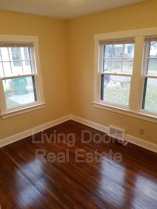 Building Photo - 1548 S 25th St