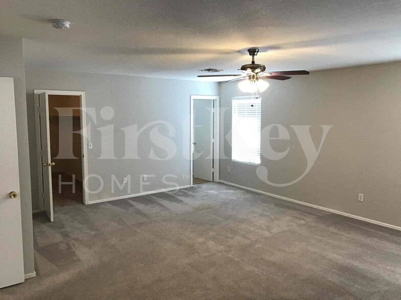 Building Photo - 3959 S Nebraska St