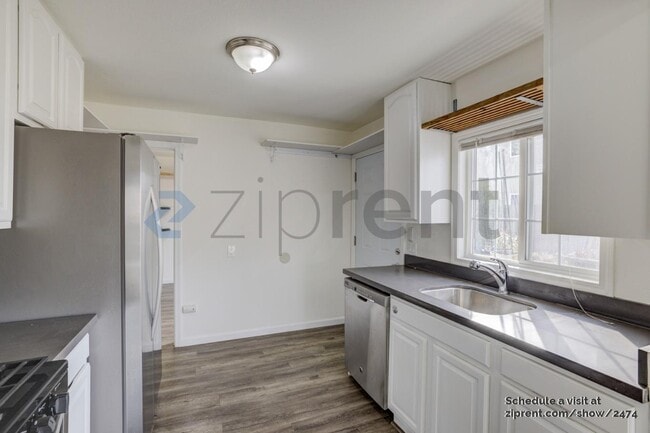 Building Photo - 1347 Sanford Ave