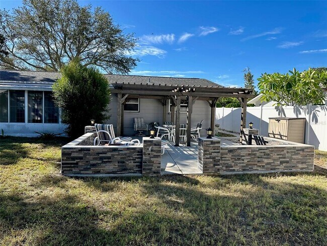 Building Photo - 2483 66th Terrace S
