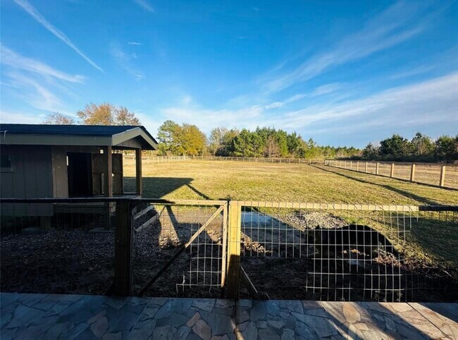 Building Photo - 844 Rd 5109