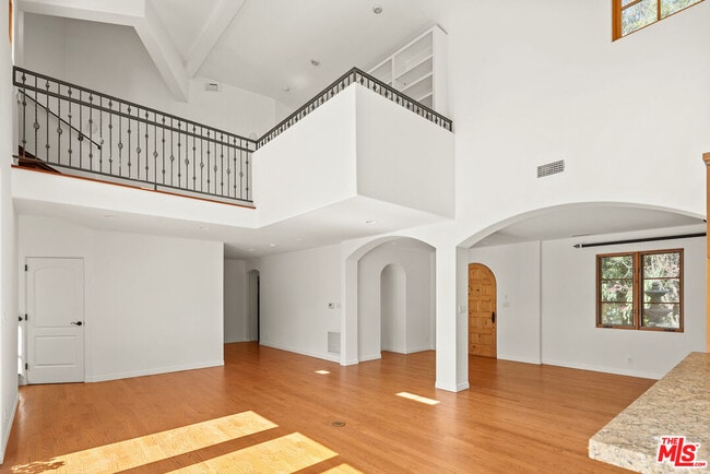 Building Photo - 16820 Sunset Blvd