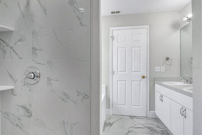 Building Photo - 656 Linnet Ct