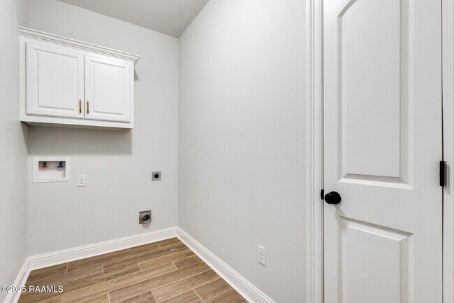 Building Photo - 219 Finnegan Way