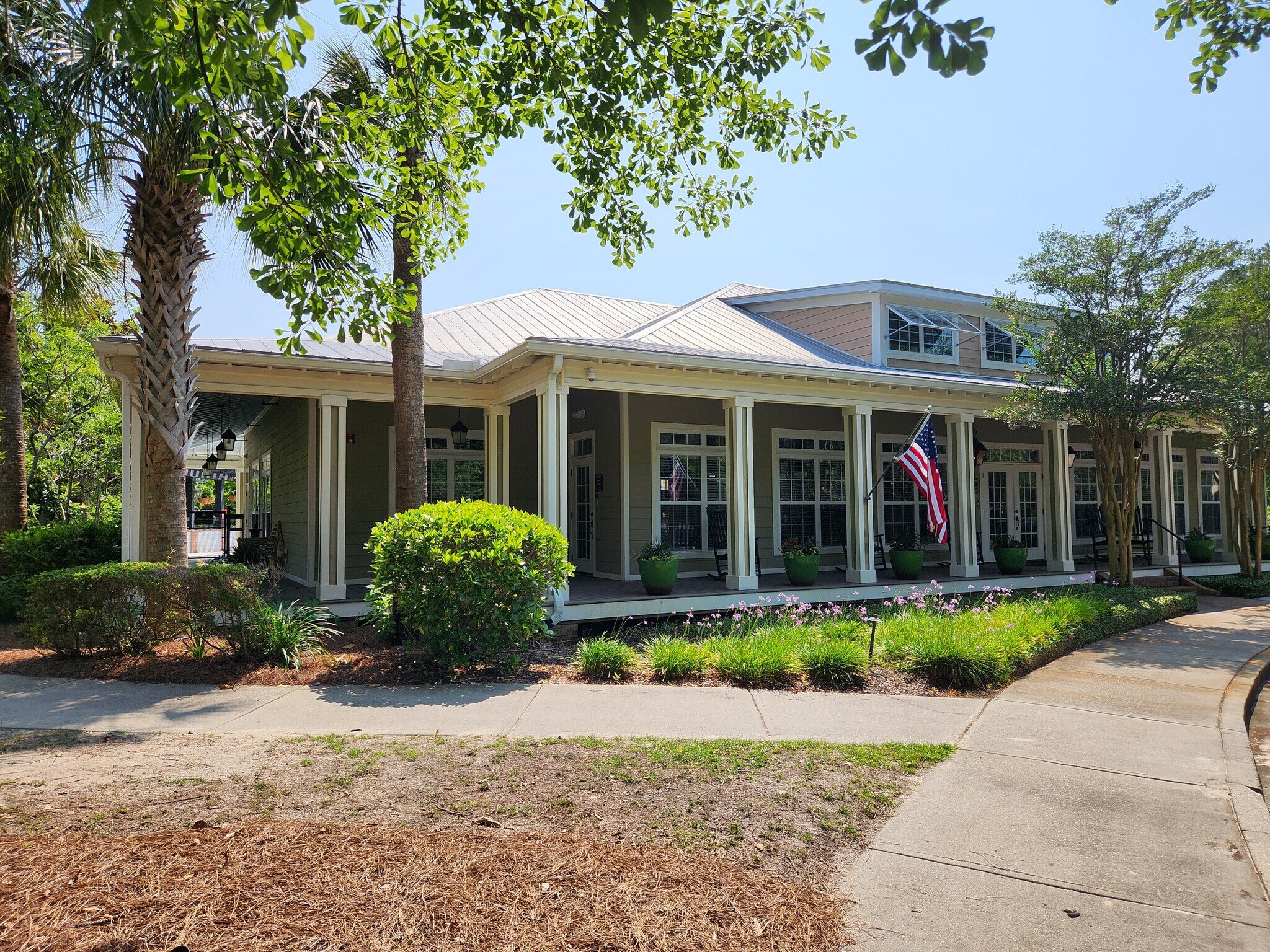 Building Photo - 2021 Basildon Rd