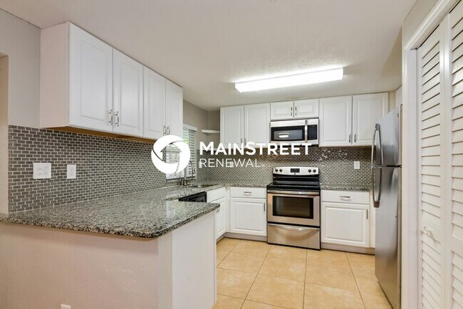 Building Photo - 3 Bedroom Pet-Friendly Home in West Bradenton, FL with Main Street Renewal