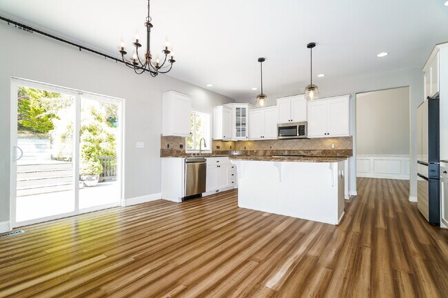 Building Photo - Echo Falls Executive Retreat | Hot Tub | Detached Office | Landscaping Included- AVAILABLE NOW FO...
