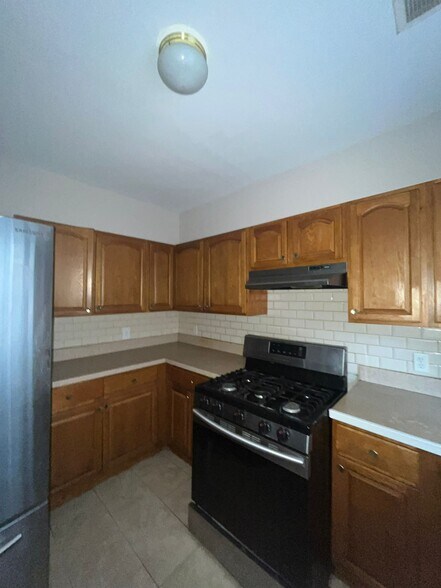 Building Photo - 488 Communipaw Ave