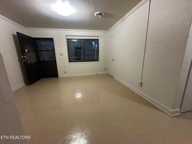 Building Photo - 706 Jay St