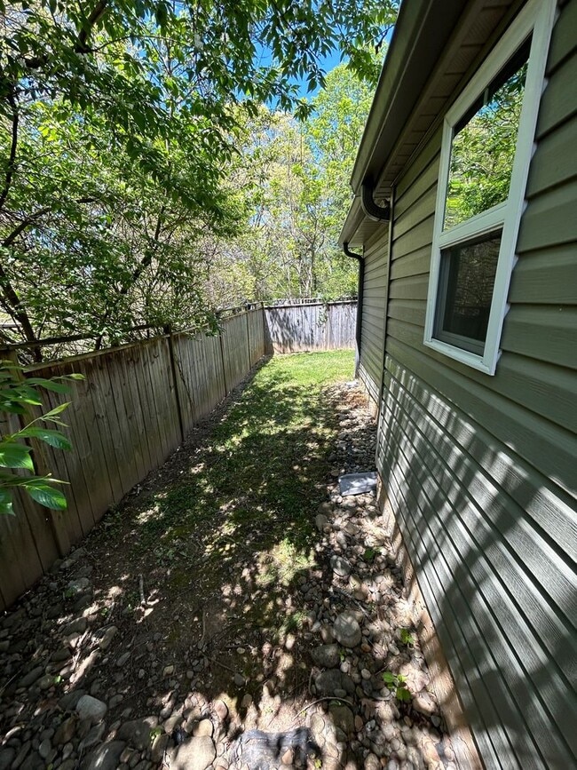 Building Photo - East Asheville - Contemporary Bungalow