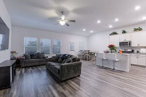 Building Photo - $1000 Off First Month’s Rent with 18-Month...