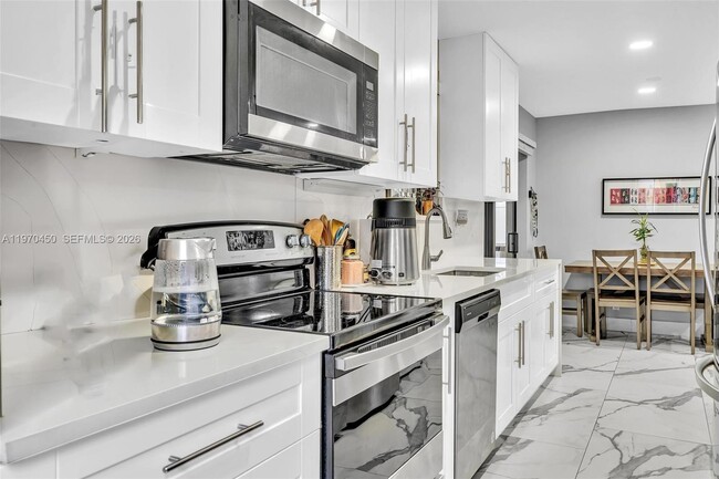 Building Photo - 6781 Franklin St