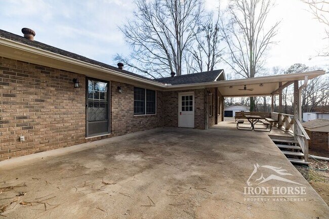 Building Photo - 2591 Clotfelter Rd
