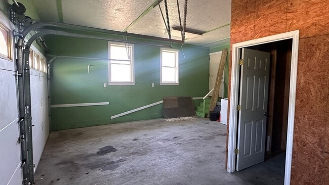 Building Photo - RENTAL HOME 3BD/2BTH