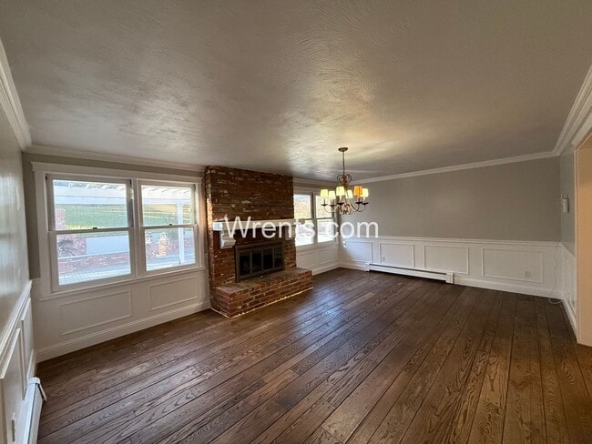 Building Photo - Spacious 6-Bedroom Home with Pool & Multiple Fireplaces – Great Northside Location!