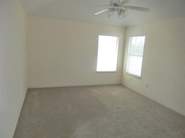 Building Photo - 1714 Lantana Dr