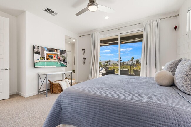 Building Photo - 483 Beacon Way