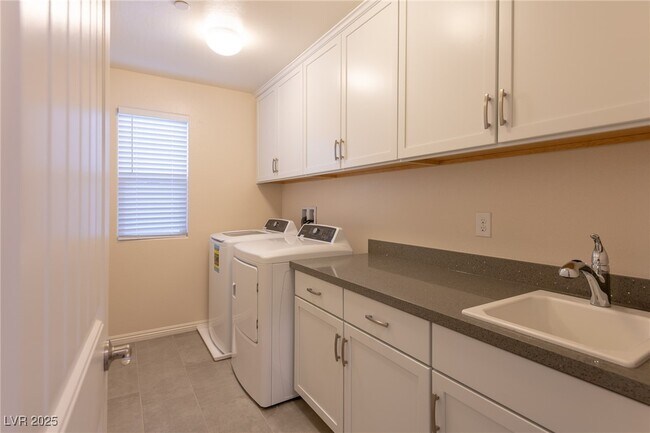 Building Photo - 2926 Caxton Grove Dr