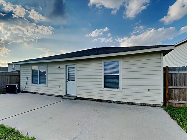 Building Photo - 4407 Nueces River Loop