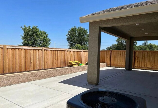 Building Photo - Beautiful home in Sacramento! 3bed 2bath