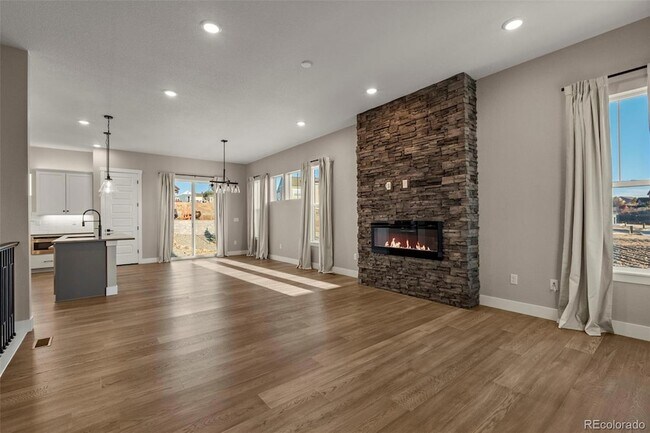 Building Photo - 16349 Bassett Ml Wy