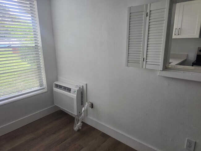 Building Photo - 3030 NW 43 Terrace