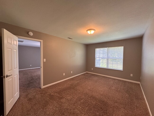Building Photo - 5828 Victory Ave