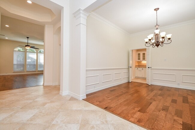 Building Photo - 2142 Morning Park Dr