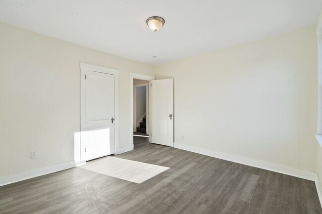 Building Photo - 111 Kaplan Ave