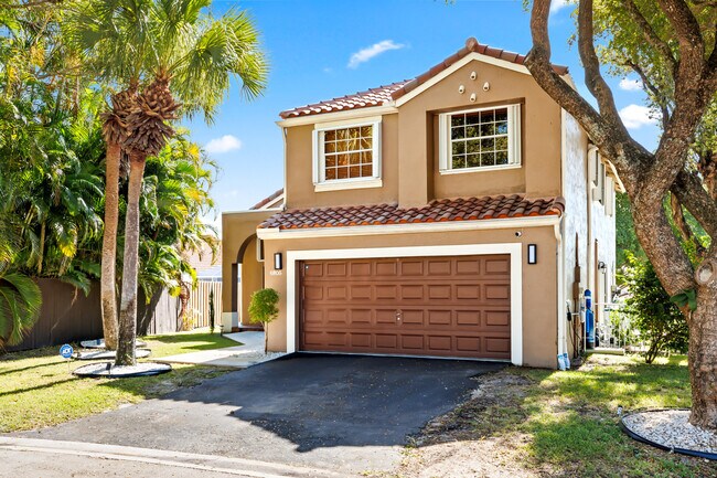 Building Photo - 6805 NW 75th Ct