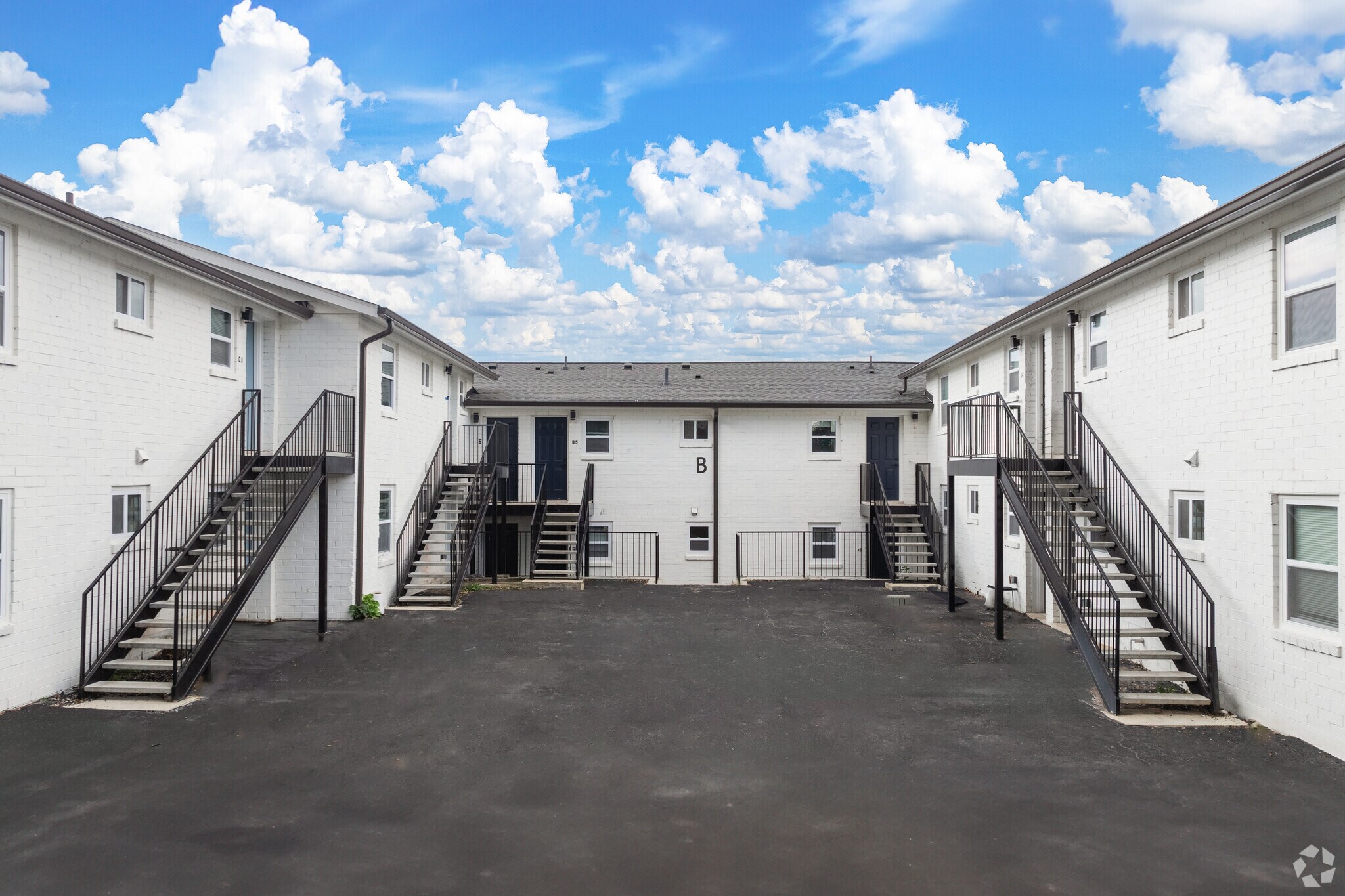 Alternate Building Photo - Beautifully Remodeled 2 Bedroom Apartment