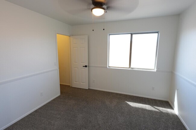 Building Photo - 16182 N 157th Dr