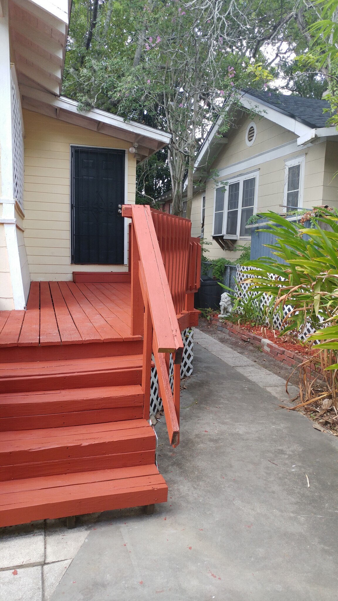 Building Photo - 2210 Dellwood Ave