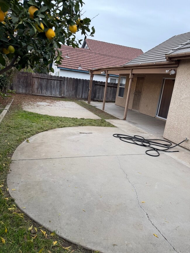 Building Photo - 1102 Kirksey Dr